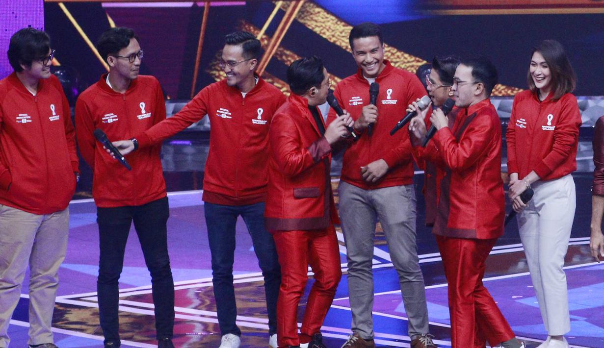 Sementara Irfan Hakim merasa salut dengan komitmen SCM dalam menyukseskan liputan Piala Dunia 2022. Bukan hanya sebagai host broadcaster Piala Dunia 2022 Qatar di Indonesia, tetapi juga mengirimkan sebelas kru yang akan meliput langsung ke Qatar. (Bola.com/M Iqbal Ichsan)