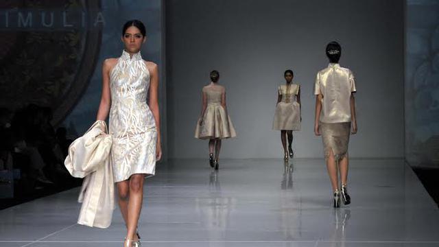 1040+ Model Baju Fashion Show Anak Perempuan Pakai Topi HD Terbaru