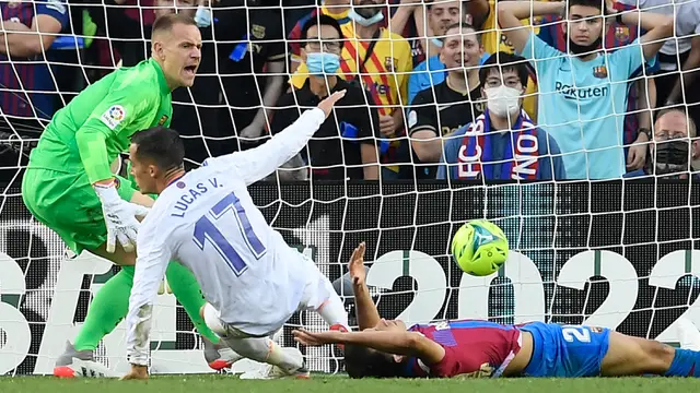 Foto: Dua Debutan Cetak Gol, Laga El Clasico Jilid Satu Musim 2021 / 2022 Jadi Milik Real Madrid usai Bungkam Barcelona 2-1