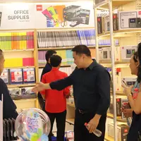 Grand opening image store terbesar PT. Deli Group Indonesia : Terobosan baru dalam belanja alat tulis terbesar dan terlengkap.