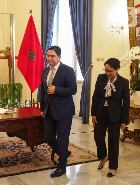 Menteri Luar Negeri RI, Retno Marsudi menerima kunjungan Menteri Luar Negeri Maroko, Nasser Bourita di kantor Kemenlu, Jakarta, Senin (28/10/2019). Pertemuan tersebut membahas hubungan bilateral antara kedua negara. (Liputan6.com/Faizal Fanani)