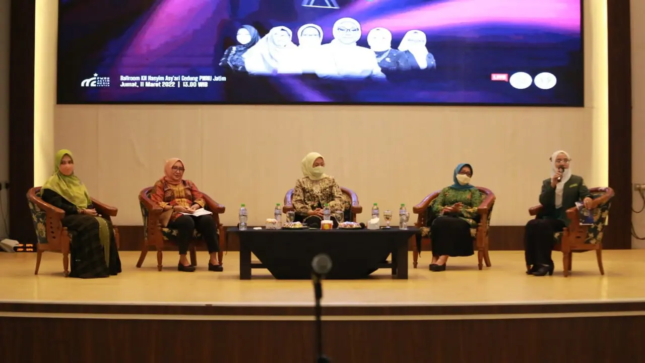 Menaker Ida Fauziyah, dalam acara NU Woman Talk bertajuk "Woman Take Action, The Next Woman Leaders and Enterpreneurs" yang berlangsung di Surabaya