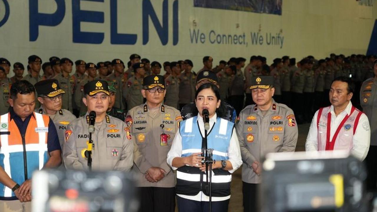 Pelni Angkut Bantuan Bencana: KM Egon Kirim Ratusan Personel Polri dan Logistik ke Sumatera