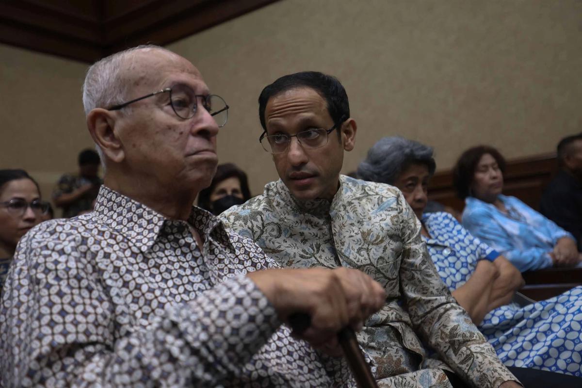 FOTO: Sidang Korupsi Chromebook Nadiem Makarim Soroti Kesehatan dan Alat Bukti