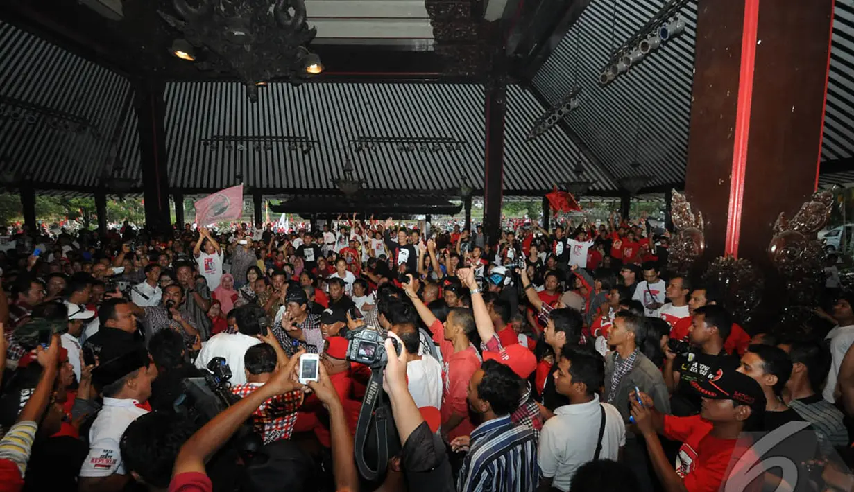 Selain itu, Jokowi juga berharap semua pendukungnya untuk bersama-sama memberikan informasi yang menepis isu negatif mengenai dirinya (Liputan6.com/Herman Zakharia).