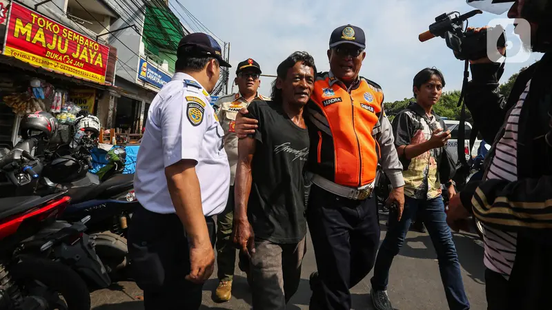 Puluhan Juru Parkir Liar Terjaring Operasi Gabungan Dinas Perhubungan DKI Jakarta