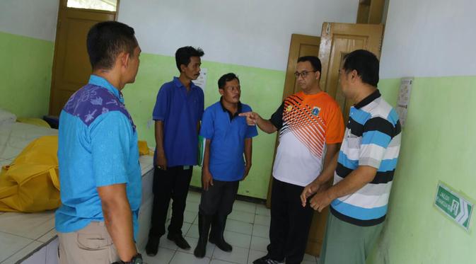 Rombongan Gubernur Anies Baswedan bantu korban kecelakaan  (Dok Tim Gubernur DKI)