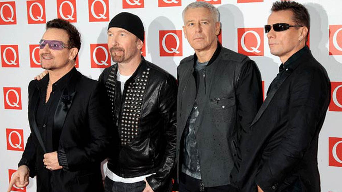 U2 Raih Penghargaan Sonny Bono Visionary - ShowBiz Liputan6.com