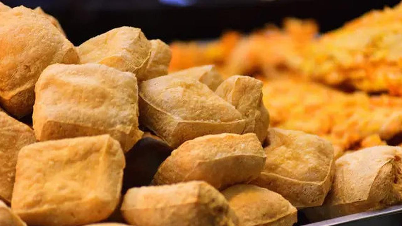 Penjual Tahu Goreng di China Viral karena Cara Berjualannya Unik