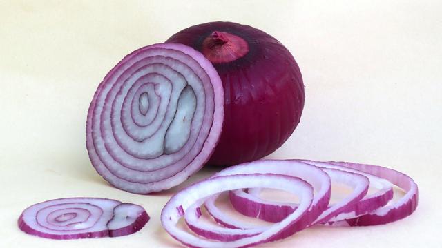 Ilustrasi bawang merah. (Pixabay)