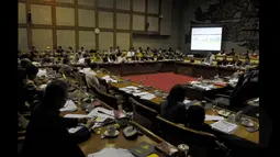 Suasana saat rapat kerja dengan Komisi XI di Gedung DPR RI, Komplek Parlemen, Jakarta, Kamis (22/01/2015). Pembahasan Asumsi Dasar Makro dan Pembiayaan dalam RUU APBN Perubahan TA 2015.  (Liputan6.com/Andrian M Tunay)