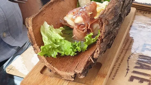 7 Potret Nyeleneh Penyajian Menu Daging di Restoran Ini Bikin Geleng Kepala