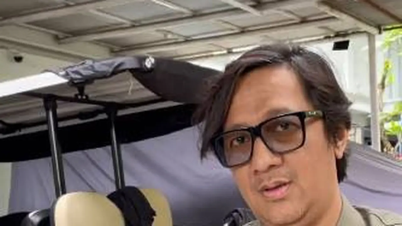 Beri Hadiah Mobil Untuk Nagita Slavina, Ekpresi Andre Taulany Jadi Sorotan