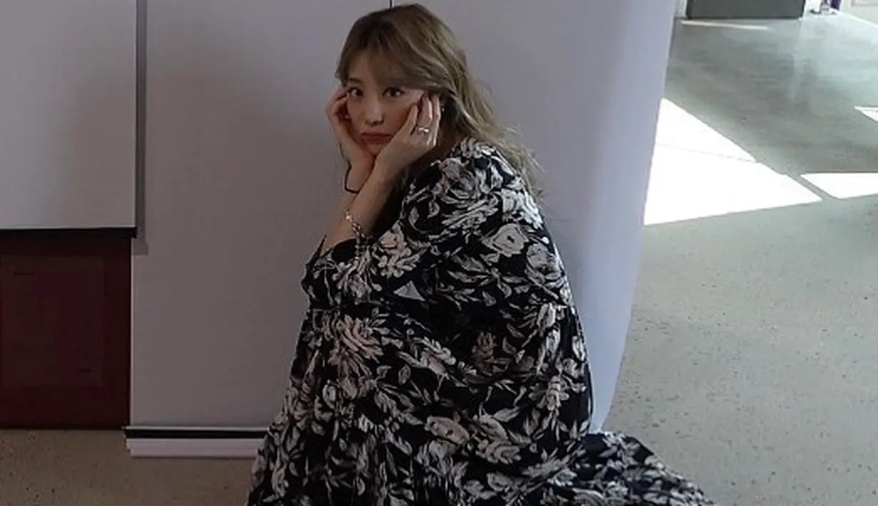 "Ada berita bahwa kamu masuk ke Universitas Sungkyunkwan dengan cara khusus. Benarkah?" tanya netizen itu. (instagram/yeseul0104)