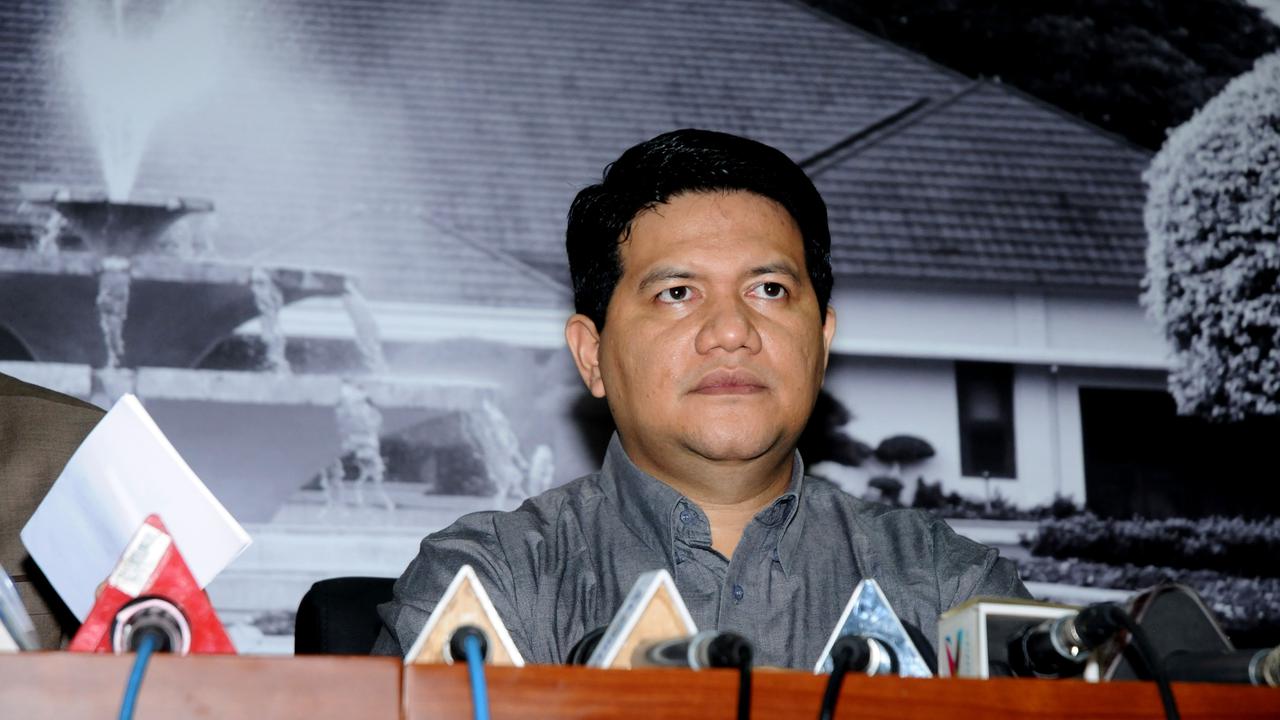 Husni Kamil Manik_20140407