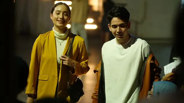 Salah satu adegan serial Tiba Tiba Brondong dibintangi Tatjana Saphira dan Fadi Alaydrus. (Foto: Dok. Viu)