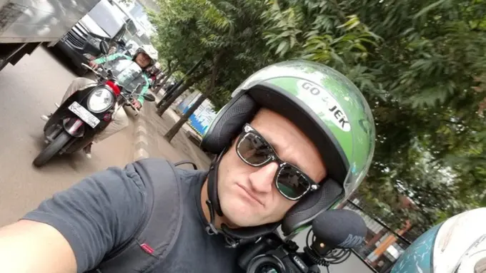 Selain Foto Bareng Jokowi, Ini Kegiatan Casey Neistat di Jakarta. (Foto: Twitter Casey Neistat)