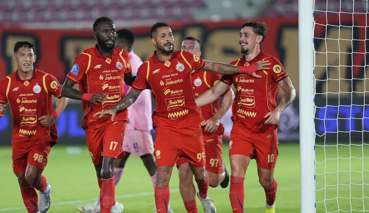 Tiga gol Emaxwell mengukuhkan dirinya sebagai pemain paling produktif Persija musim ini. Tambahan hattrick tersebut membuatnya kini mengoleksi delapan gol di BRI Super League 2025/2026. (Dok. Persija)