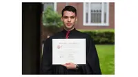 Keren, Pria Tukang Membersihkan Toilet Ini Berhasil Lulus dari Harvard