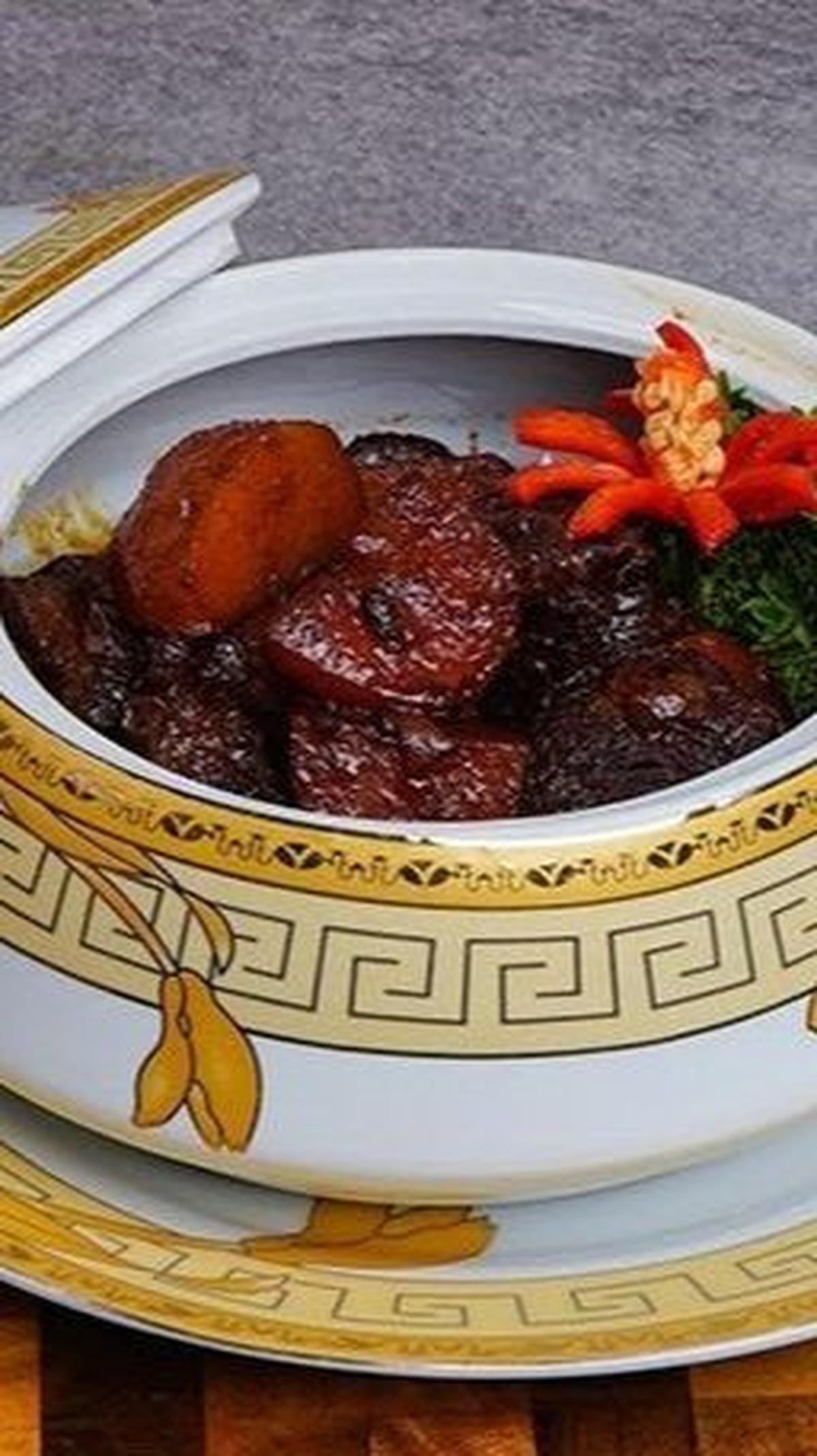 2. Semur Daging Kentang