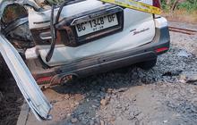 KA Serelo Tabrak Minibus di Prabumulih, Empat Orang Tewas dan Satu Kritis