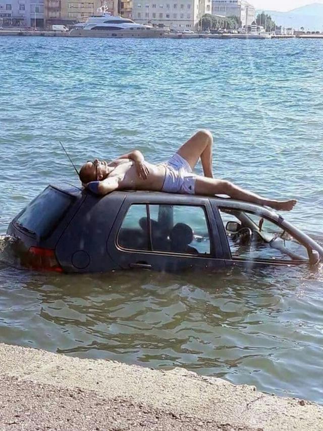 Potret Saat Rebahan di Sembarang Tempat ini Bikin Geleng Geleng