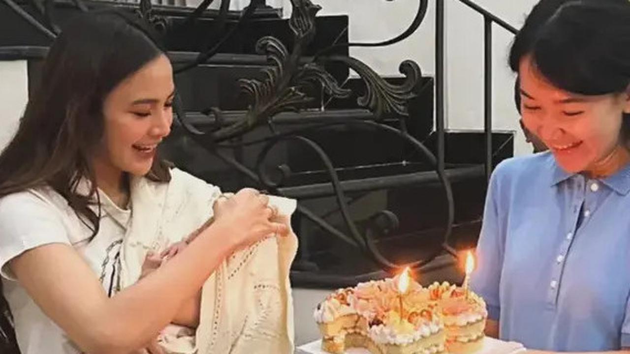 6 Potret Mahalini Gendong Baby Selina di Momen Ulang Tahun ke-25, Malah Disebut Anak Gadis Gendong Adik