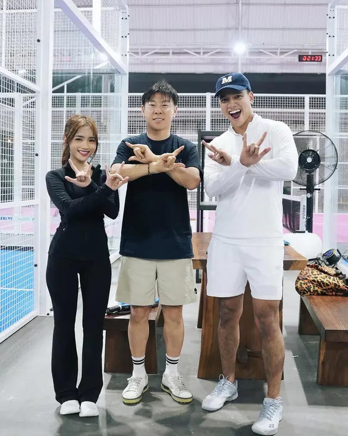 7 Potret Fuji dan Verrell Olahraga Bareng Shin Tae-yong, Diajari Tren Velocity