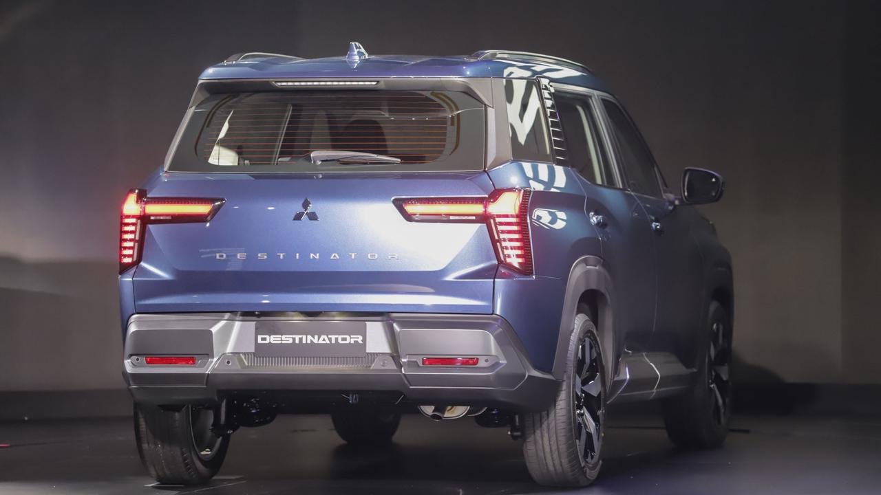 FOTO: Mitsubishi Destinator Resmi Dirilis, SUV Keluarga dengan Mesin 1.5L Turbo