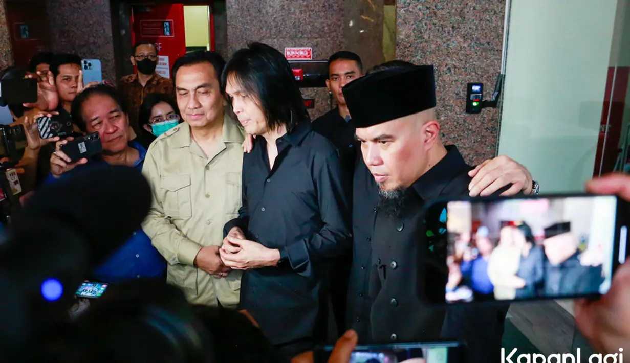 "Sebenarnya saya sama Once nggak ada permusuhan, cuma bertemu di Kementrian diatur Fredy Simbolon bersama calon Gubernur Jawa Barat," ungkap Ahmad Dhani seperti dilansir dari Kapanlagi. [Foto: KapanLagi.com/Muhammad Akrom Sukarya]
