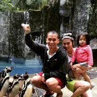 Hal itu diungkapkan oleh Humas Pengadilan Negeri Jakarta Selatan Made Sutrisna. Berdasarkan berkas gugatan perceraian yang didaftarkan perempuan beranak satu itu, Samuel Rizal masih tinggal bersamanya. (Via Instagram/@samuelrizal1)