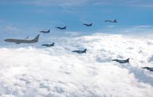 VIDEO: Gagah! Penampakan Jet Tempur F-16 Kawal Jokowi Pulang ke Solo