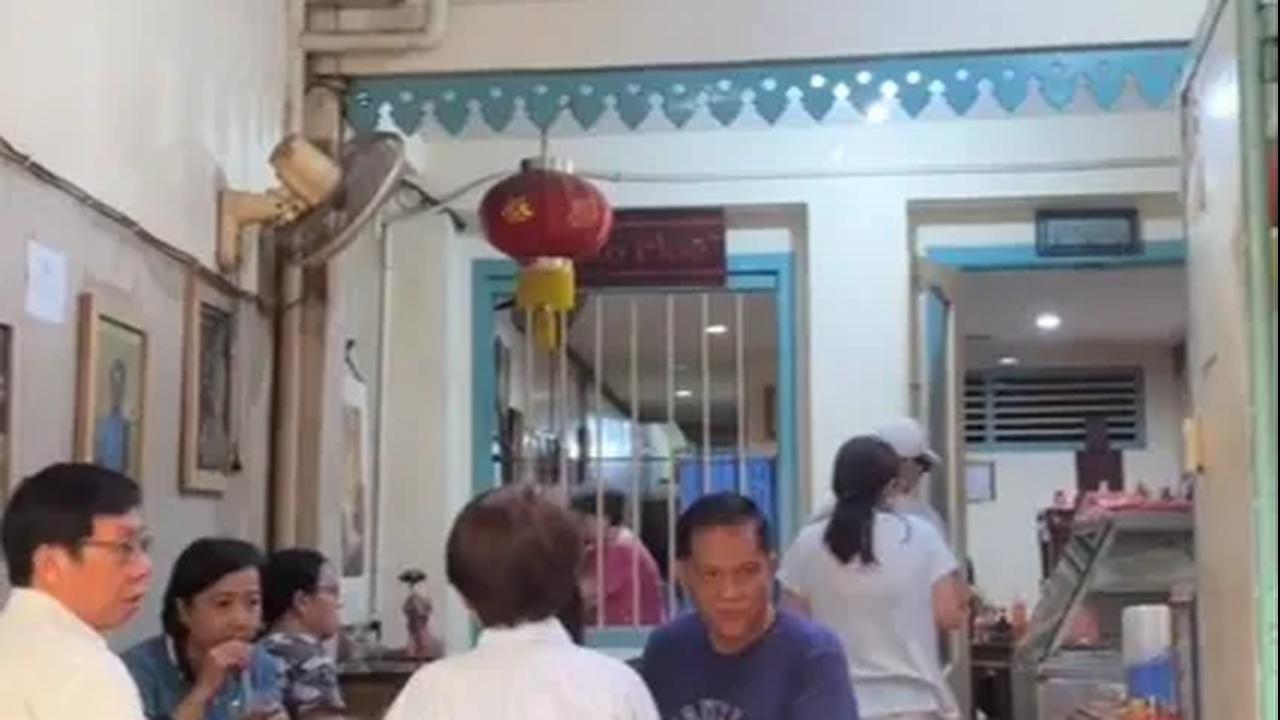 Warung Makan Legendaris di Glodok, Dikelola Para Lansia