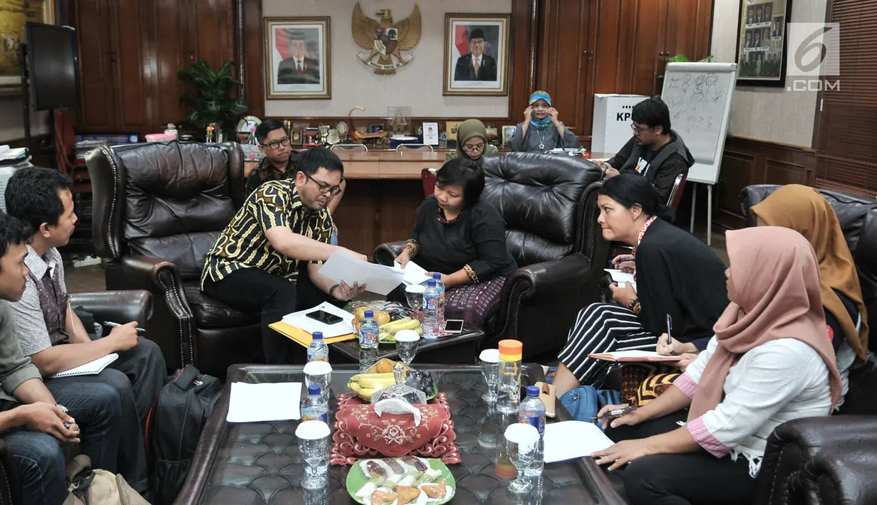 Migrant Care meminta KPU memperbaiki data Daftar Pemilih Tetap Luar Neger dalam Pemilu 2019 karena jumlahnya dinilai tidak akurat. (merdeka.com/ Iqbal S. Nugroho)