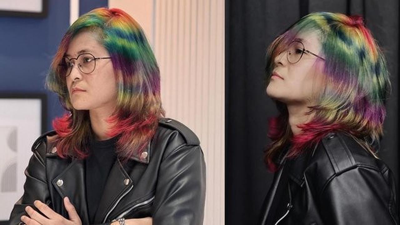 8 Foto Mita The Virgin dengan Penampilan Baru Berambut Pelangi, Sudah Lama Tidak Diwarnai