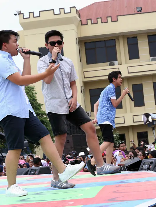 Di penghargaan Inbox Awards 2015, CJR berhasil menjadi yang terinbox untuk kategori Boyband/Girlband. Dia berhasil menggeser pesaingnya seperti Blink, SM*SH, Supergirlies dan Teenebelle. (Wimbarsana Kewas/Bintang.com)