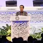 Presiden Joko Widodo menyampaikan sambutan pada Pertemuan Tahunan IMF-WB Group 2018, Bali, Jumat (12/10). Dalam pidatonya, Jokowi mengumpamakan kondisi ekonomi global sekarang seperti cerita serial televisi Game of Thrones. (Liputan6.com/Angga Yuniar)