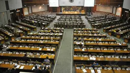 Menjelang berakhirnya masa jabatan, anggota DPR mulai terlihat malas menghadiri rapat paripurna, Jakarta, Selasa (26/8/14). (Liputan6.com/Johan Tallo)