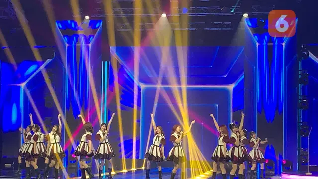 penampilan JKT48 di acara Asian television Awards 2025, Studio 6 Indosiar, Jakarta, Sabtu (29/11/2025) (Zikrah Nur Amalah/Liputan6.com)