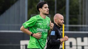 Kevin Diks menjalani sesi latihan bersama Borussia Monchengladbach jelang bergulirnya Bundesliga 2025/2026. (Dok. Borussia Monchengladbach).