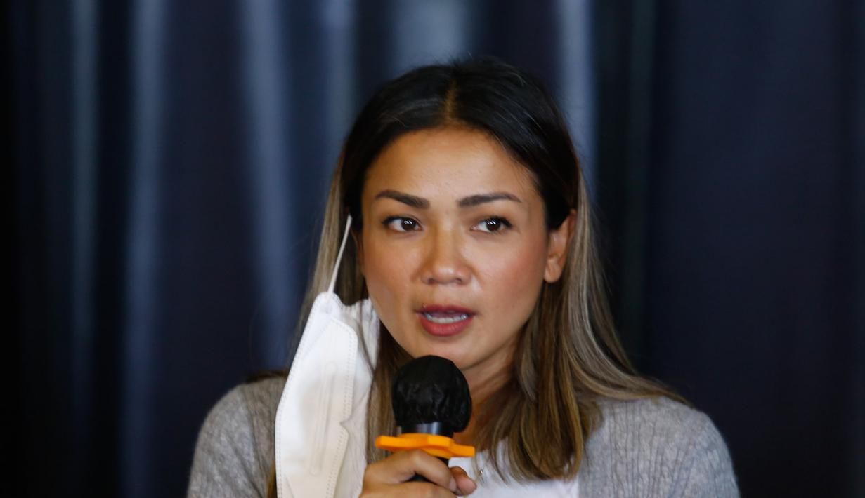 Nirina Zubir jumpa pers soal kasus mafia tanah yang menimpa keluarganya (Bayu Hendarto/Kapanlagi.com)