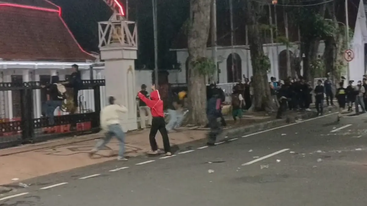 Demo Surabaya