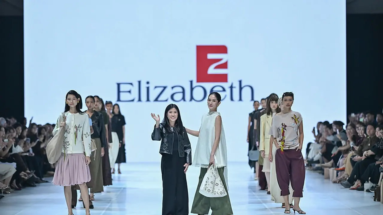 Perpaduan Leather dan Floral Jadi Sorotan Koleksi di Jakarta Fashion Week 2027