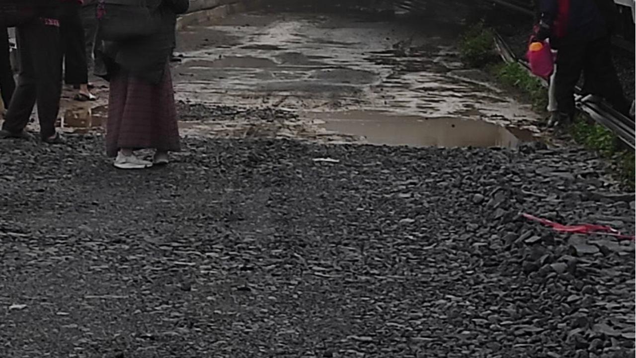 Evakuasi Gerbong KA Turangga dan Bandung Raya di Cicalengka, Jalur Lintas Selatan KAI Ditutup Sementara