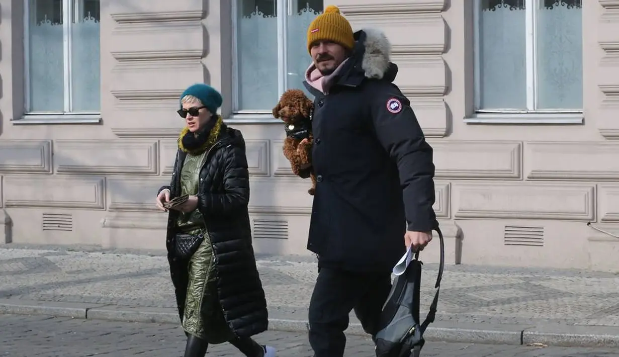 Katy Perry dan Orlando Bloom kembali terlihat bersama pada Rabu lalu waktu setempat usai jalan-jalan di Praha, Ceko. (WENN/SPLASH/E!Online)