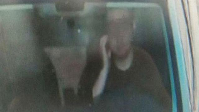 Dikira Main Ponsel Saat Nyetir, Pria Ini Ditilang karena Menggaruk Wajah