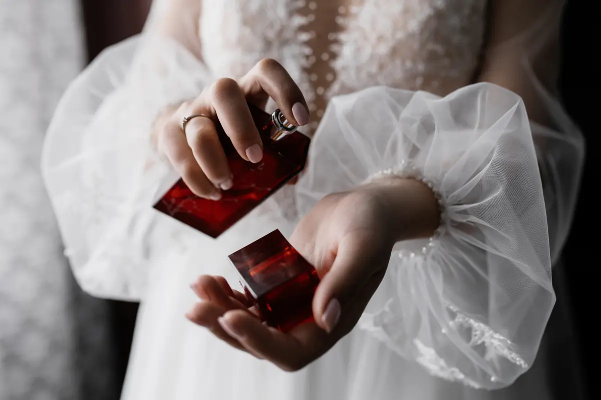 Cek Kepribadian Berdasarkan Aroma Parfum Favorit, Kamu Suka Wangi Apa? (Ilustrasi Parfum/Freepik)