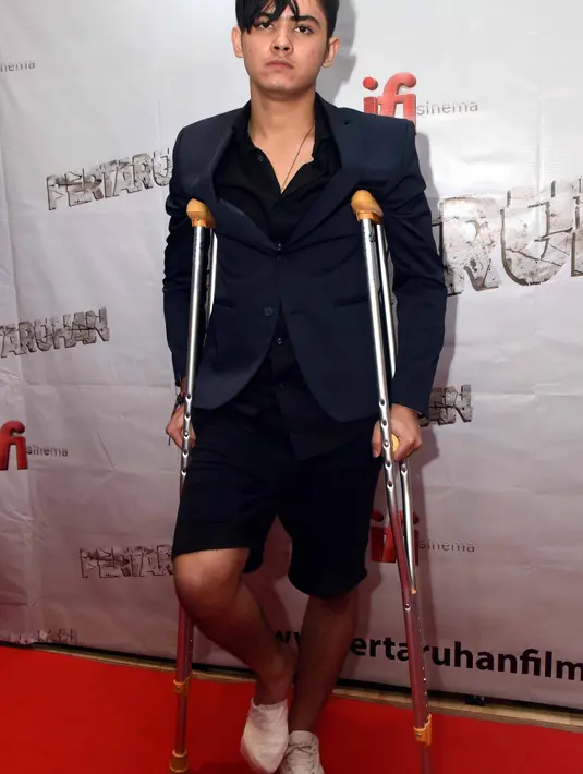 Setelah sukses bermain dalam sinetron Ganteng Ganteng Serigala, Aliando Syarief merambah layar lebar. Ia bermain dalam film Pertaruhan yang dibintani bersama dengan Adipati Dolken. (Nurwahyunan/Bintang.com)