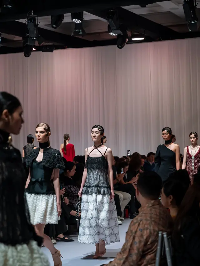 LA GARÇONNE, Perayaan Sosok Perempuan Modern yang Bebas dan Berani dari Sebastian Gunawan