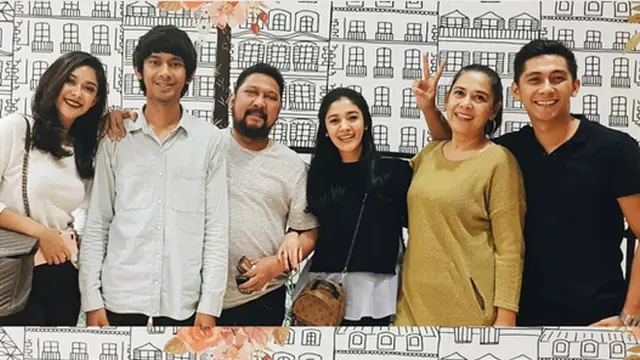 [Bintang] Lydia Kandou dan Jamal Mirdad